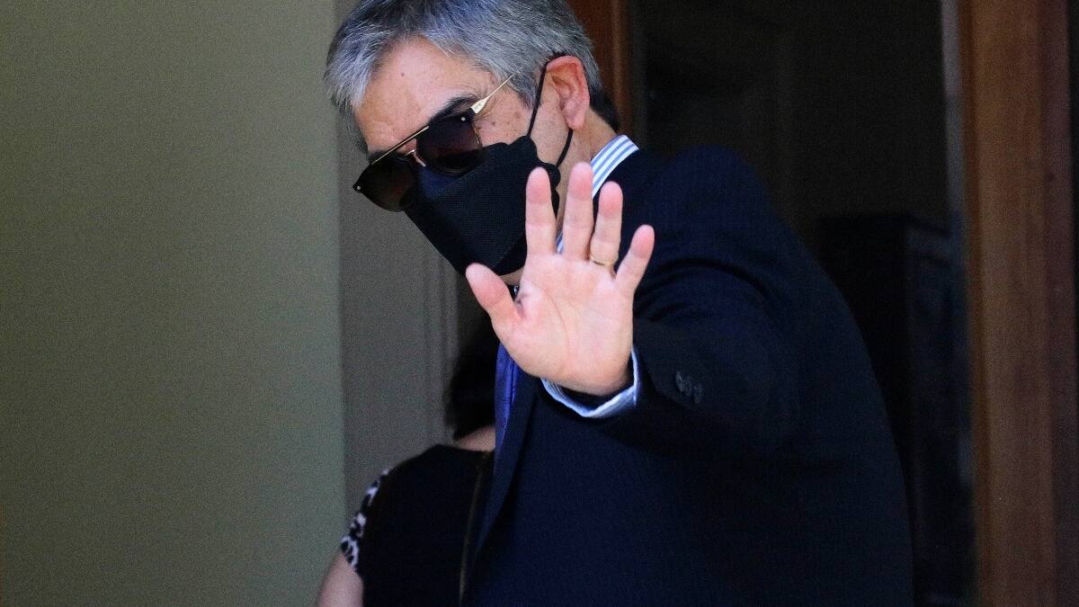 Mario Marcel tiene Covid-19 y no podrá reunirse con el gabinete de Gabriel Boric