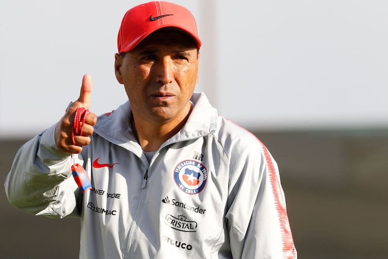 El entrenador chileno dirigió a La Roja en los Sudamericanos de Ecuador 2017 y Chile 2019, pero no logró clasificar al Mundial. Sin embargo, ganó la medalla de oro en los Juegos Odesur de Cochabamba. Foto: Agencia Aton.