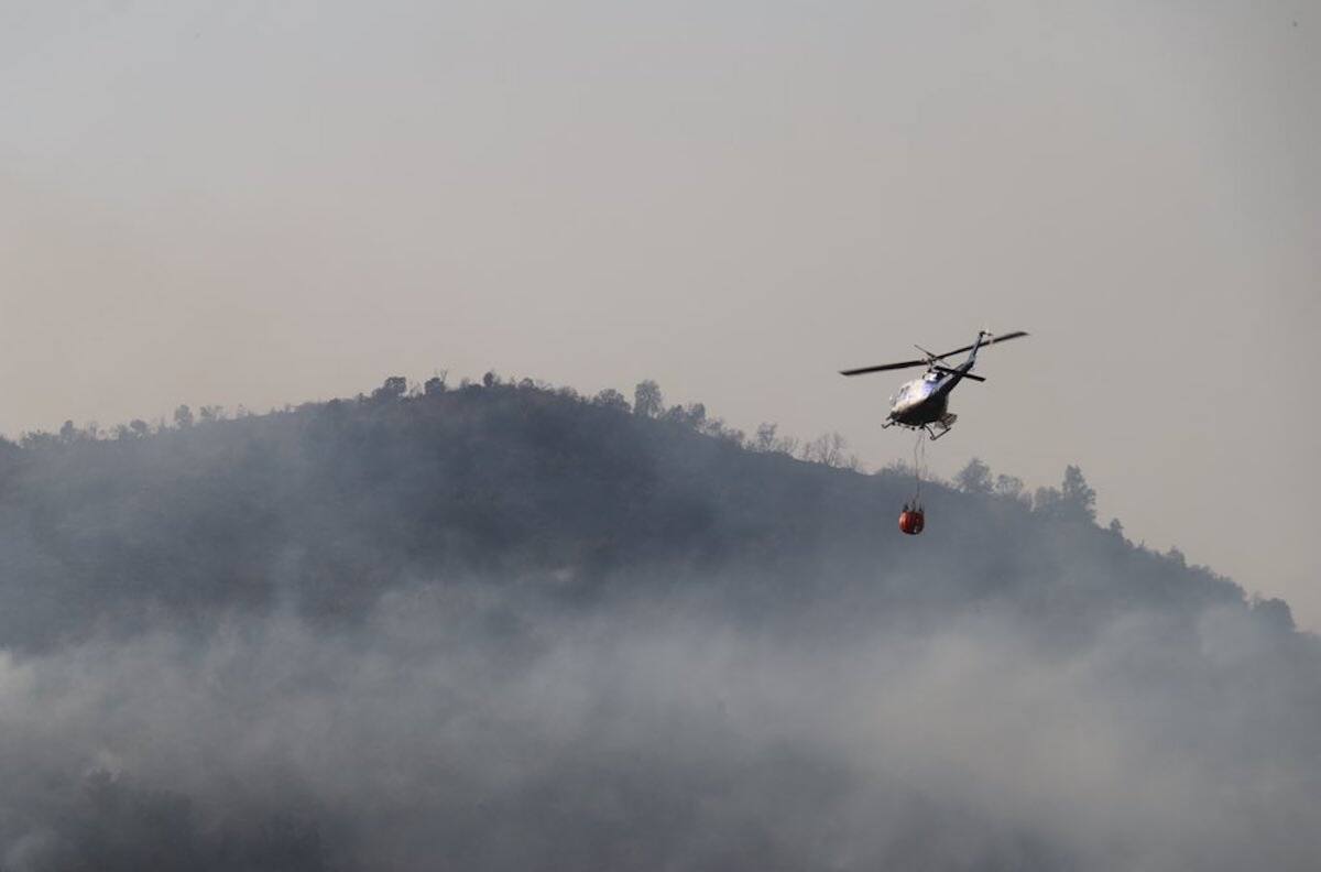 Alerta roja por incendios forestales: estos son los que se mantienen activos en cuatro regiones del país