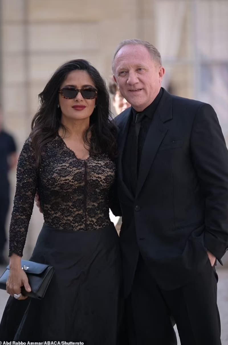 Salma Hayek y su esposo en lujoso evento de estado
