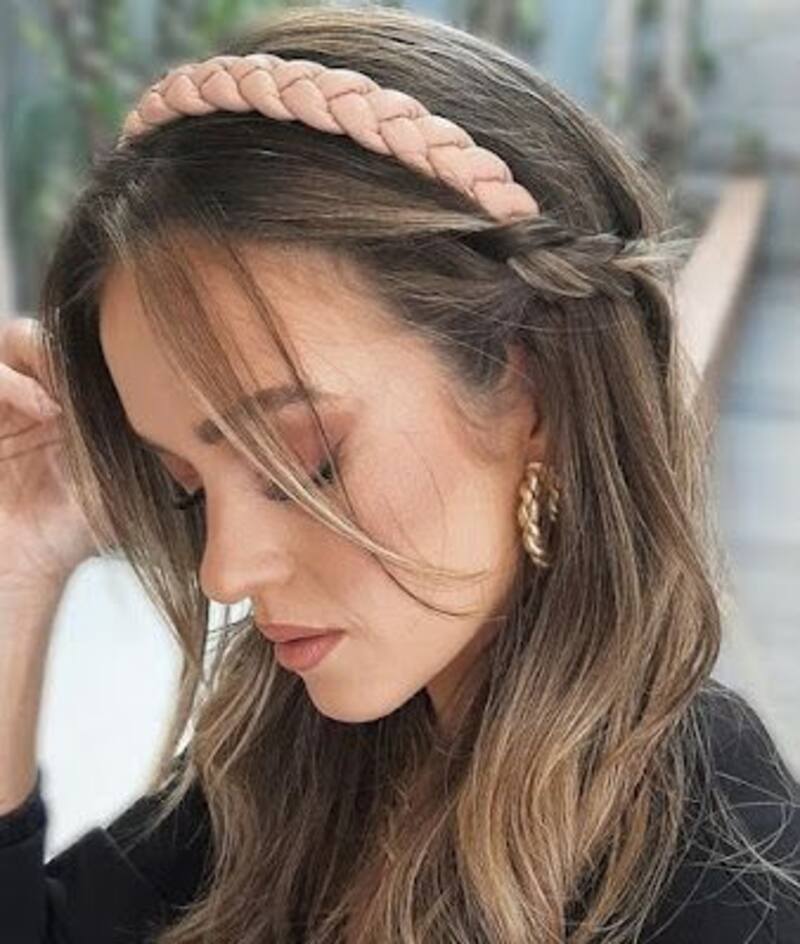 Este es un peinado muy femenino y para lucir en una ocasión especial