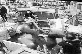 Víctima a la que le cortaron la mano en mall chino: "Él tenía el machete listo para utilizarlo"