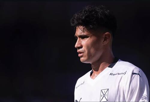 Vuelve a la titularidad en Independiente y Felipe Loyola pasará a jugar como lateral derecho. Foto: Instagram Pablo Galdames.