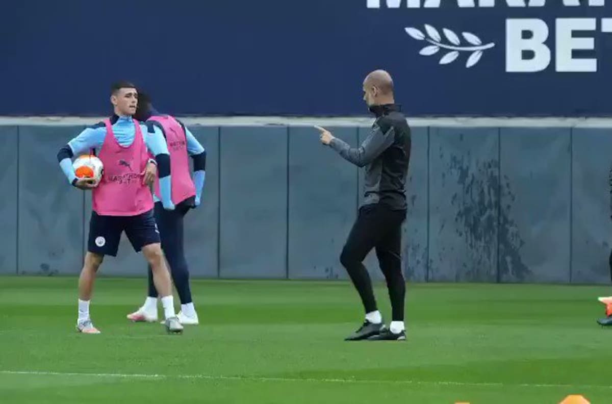 El estratega: Cámaras captaron los consejos que Guardiola le da a su regalón Foden