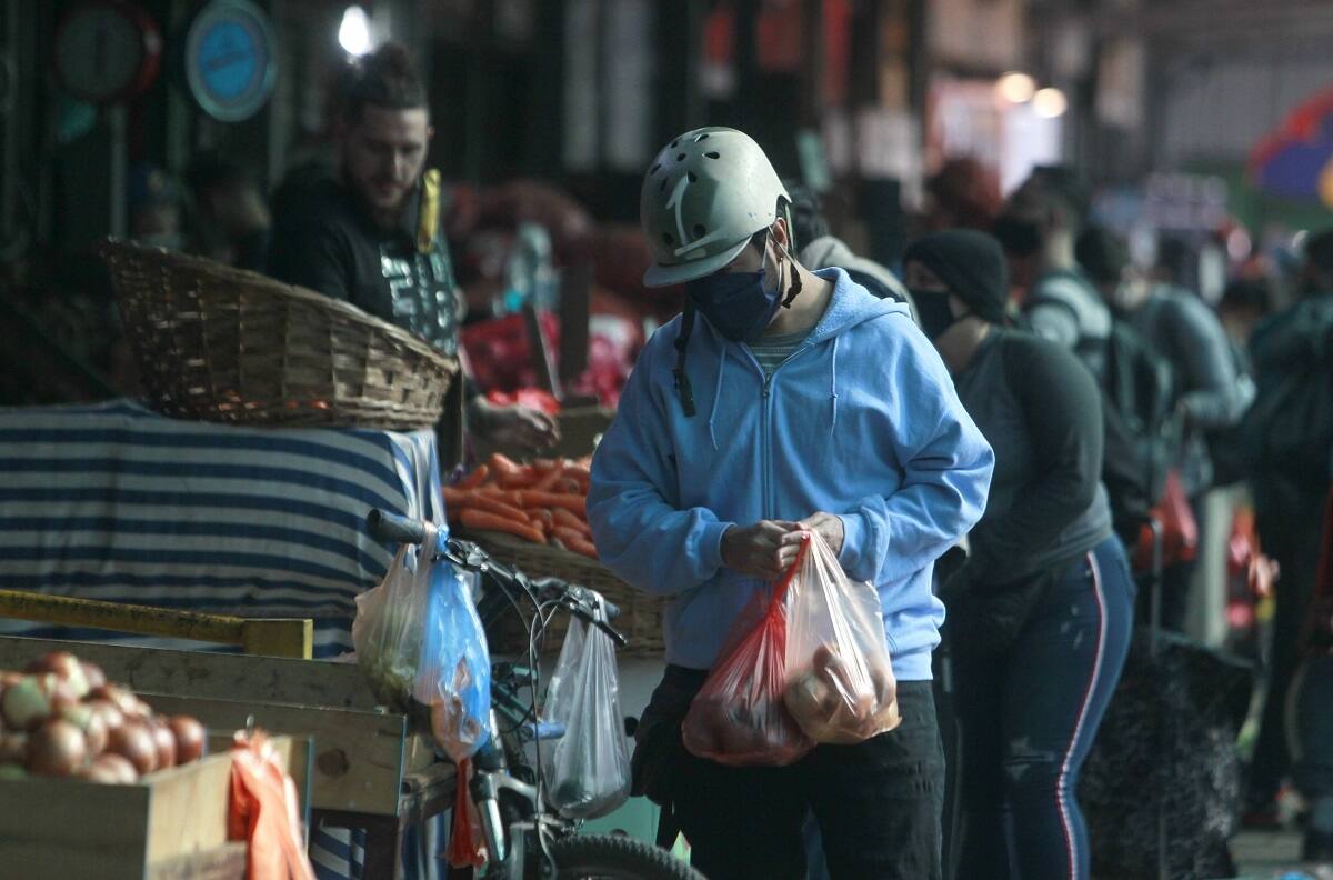 Bonos para Pymes: Comerciantes de ferias libres podrán recibir beneficios