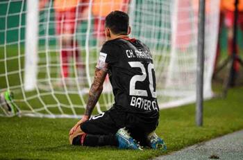 Papelón: Bayer Leverkusen de Charles Aránguiz se durmió y cayó ante equipo de la cuarta división de Alemania