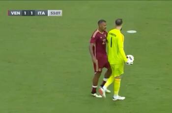 VIDEO | El picante encontronazo entre Rondón y Donnarumma