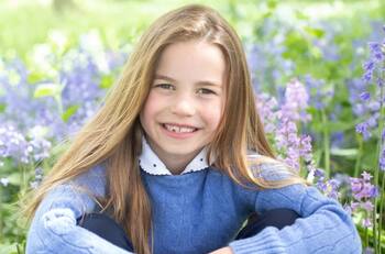 Kate Middleton y el príncipe William revelan tierna fotografía de la princesa Charlotte en su cumpleaños número siete
