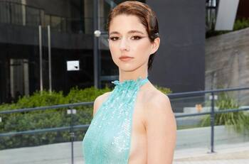 Mariana Di Girolamo se roba las miradas con espectacular look en alfombra roja de Netflix Argentina