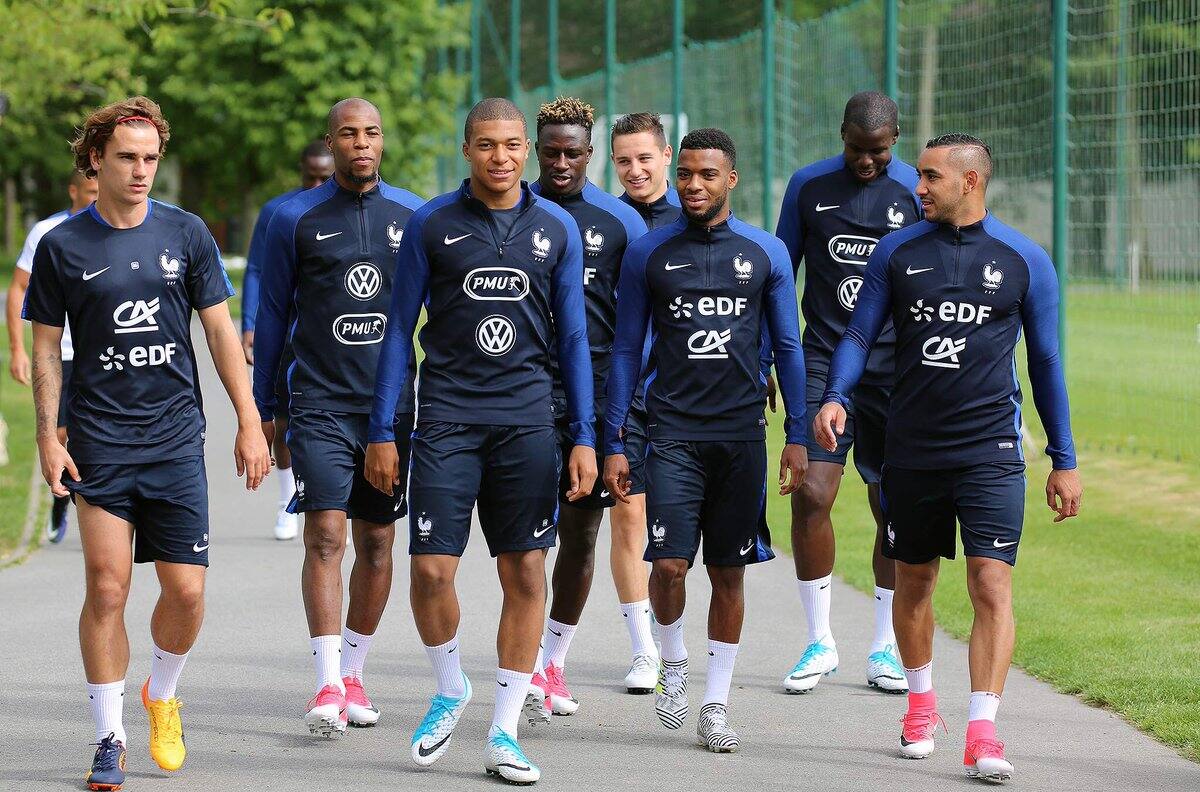 Mbappé fue llamado a selección francesa a pesar de su lesión