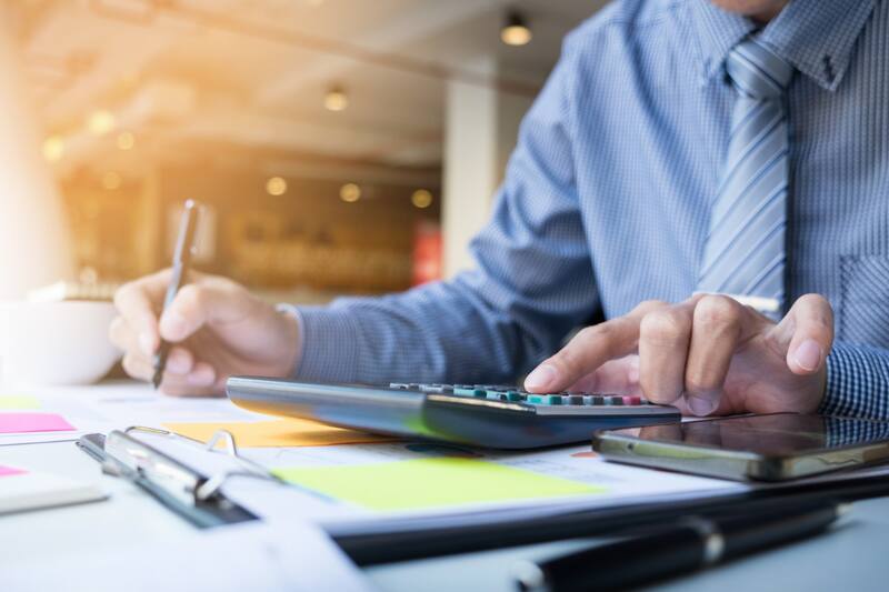 Esta medida afectaría directamente a los trabajadores de estas instituciones.