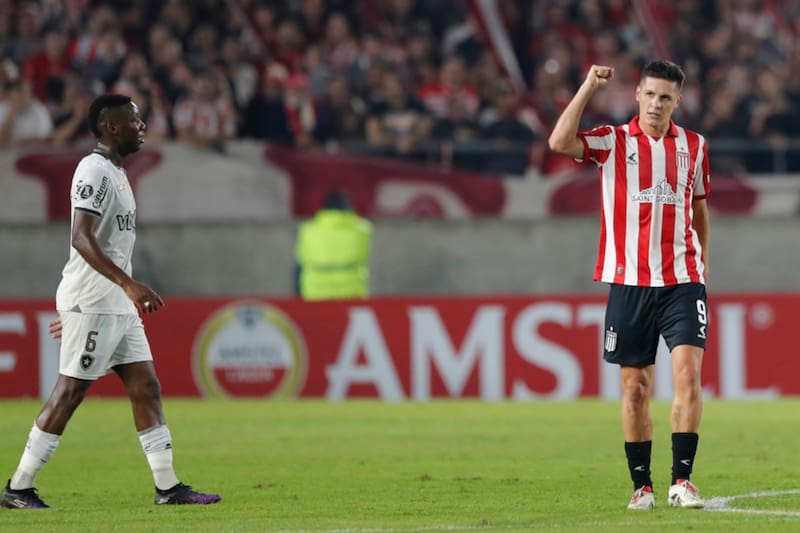 El Pincha ganó y le mete presión a la U. Foto: EFE.