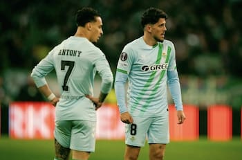 Betis de Manuel Pellegrini cae en el epílogo y el Panathinaikos toma ventaja en la Europa League