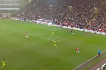 El regalo de navidad atrasado del arquero del Barnsley