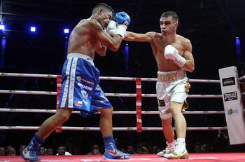 Miguel ‘Aguja’ González cayó por nocaut ante Andrew Moloney