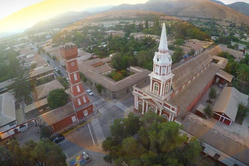 Una de las ciudades que destaca es Vicuña.