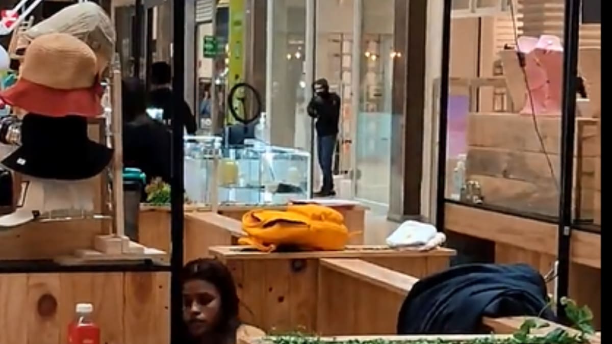 VIDEO | Nuevo asalto a mano armada en Mall Plaza Oeste: Trabajadores y clientes fueron amenazados