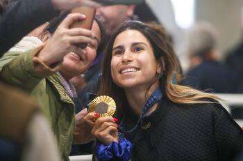 VIDEO | Recibimiento de oro: Francisca Crovetto llegó a Chile tras su histórica participación en París 2024