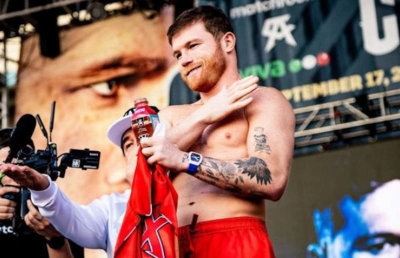 Canelo Álvarez tiene una colección de caballos y relojes. Instagram: @Canelo