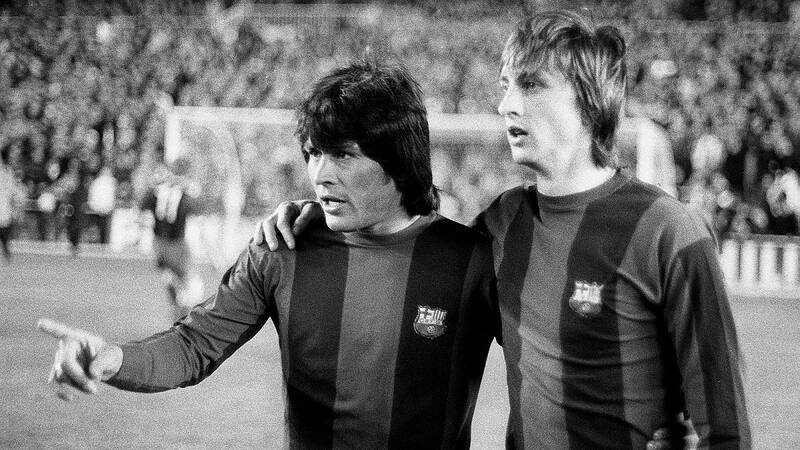 Sotil junto a Johan Cruyff en el Barcelona