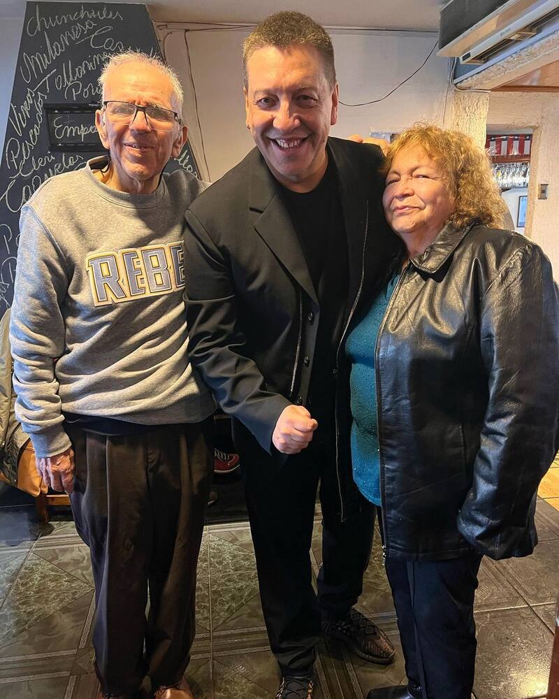 Julio César Rodríguez y sus padres