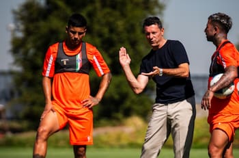 Venía de destacar en Vélez y apenas duró un año: Audax Italiano anuncia la salida de su director deportivo