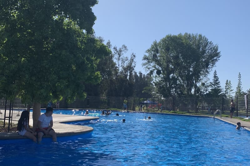 El lugar se posiciona como una excelente alternativa para quienes pasan sus vacaciones en la Región Metropolitana. Créditos: Camping Millantú.