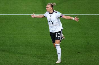 VIDEO | La genial broma de la gran goleadora de Alemania cuando le sugirieron jugar con los hombres