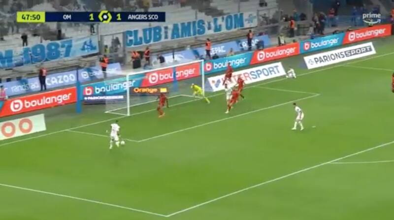 Asistencia de Alexis Sánchez.