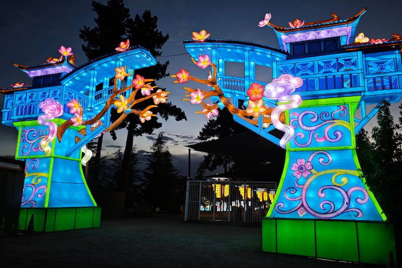 El festival de luces chinas es un imperdible panorama para visitar en verano.