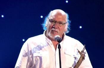 Canal 13 dedica capítulo de "La torre de Mabel" a la memoria de José Secall tras conocerse su muerte