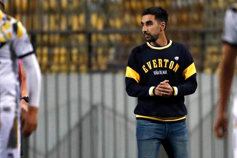 El estratega de Everton irá por los tres puntos a Macul. Foto: Aton.