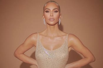 ¡Hizo un tour!: Así decoró Kim Kardashian su mansión para celebrar Halloween