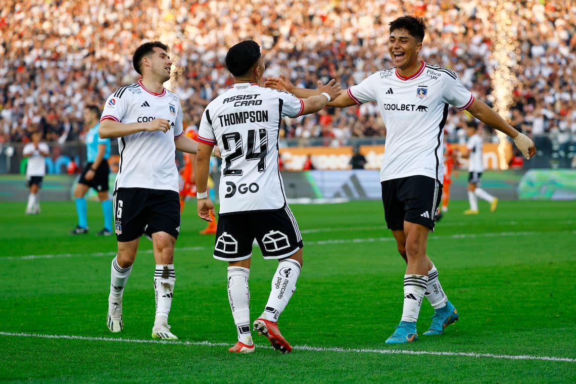 Los dos ex delanteros de Colo Colo se comunican con frecuencia, para darse ánimo y esperar mejores tiempos. Thompson considera un hermano a Pizarro.