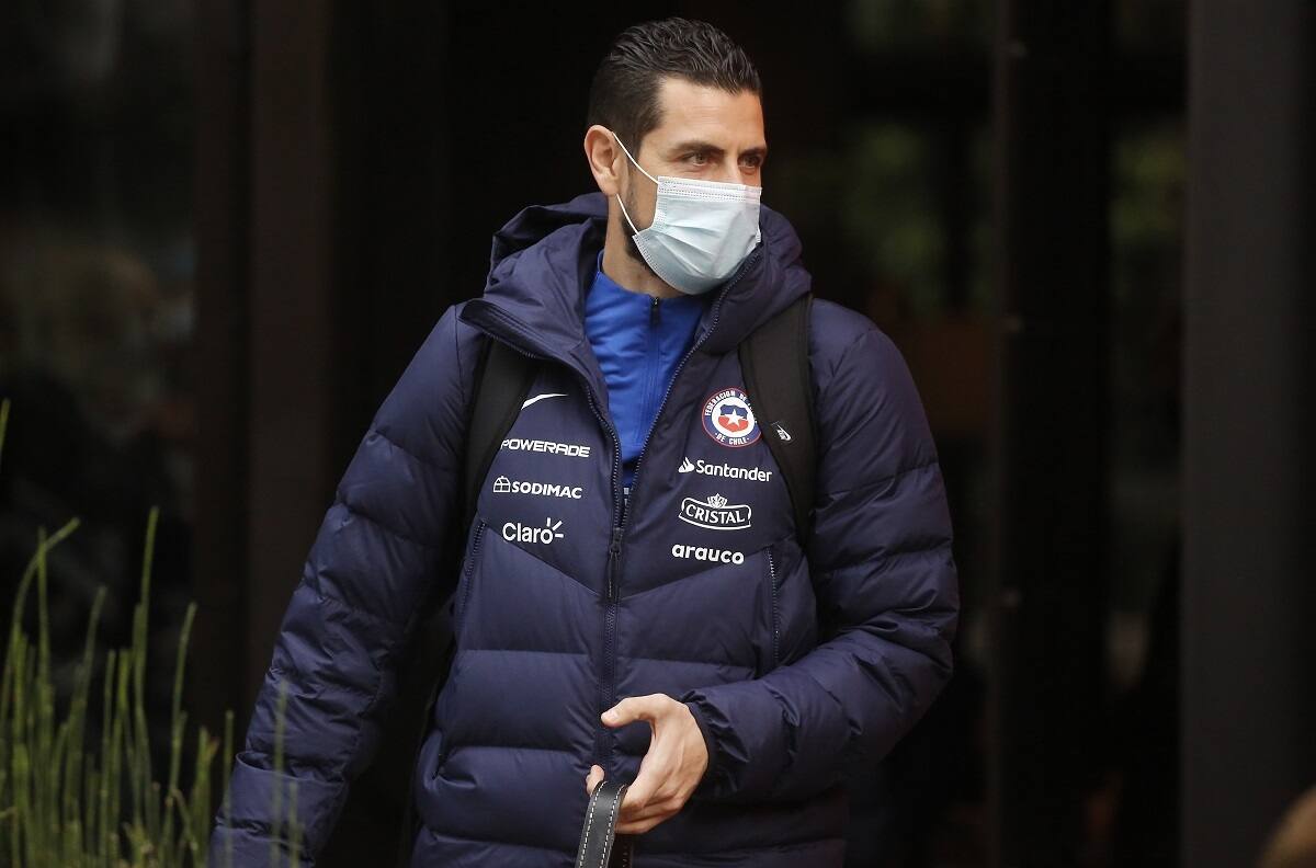 Gabriel Arias todavía piensa en Copa América y cuestionó al árbitro del partido de La Roja ante Brasil