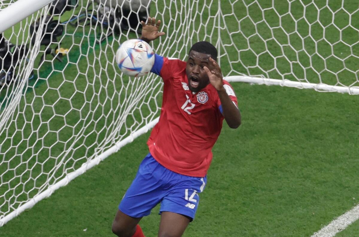 En Colo Colo se olvidan de Joel Campbell: los dos nombres en carpeta para la delantera del "Cacique"