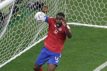 En Colo Colo se olvidan de Joel Campbell: los dos nombres en carpeta para la delantera del "Cacique"