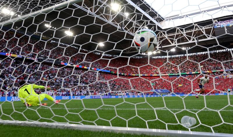 en penales y avanzó a semifinales de la Eurocopa. (Foto: EFE)