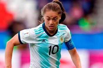 La excolocolina Estefanía Banini estalló contra DT de Argentina