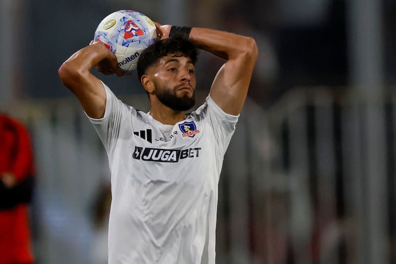 El lateral va sumando bonos para quedarse con el puesto de titular. Foto: Aton.