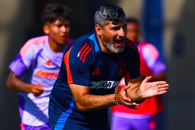Entrenador interino de la U. Foto: Universidad de Chile.