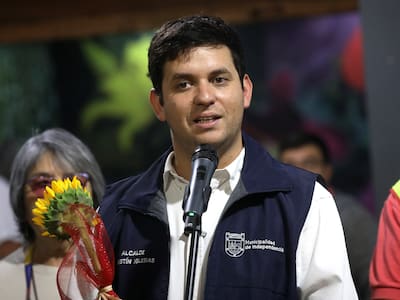 “No hay nada más lindo que ser de la U”: Alcalde de Independencia y una nueva polémica en la Supercopa