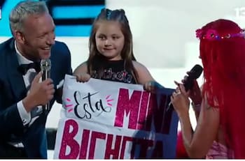 “El único día que tenía permitido perrear era hoy”: Mamá de la “mini Bichota” explica cómo su hija logró bailar con Karol G