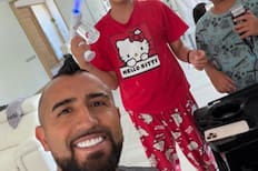 VIDEO | Arturo Vidal dejó que sus hijos le corten el pelo y este fue el resultado
