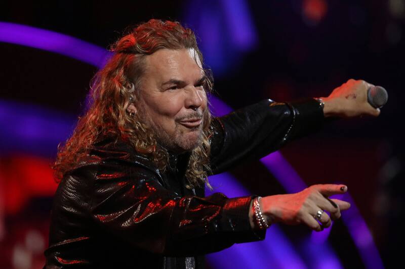 recibió críticas por su presentación en el Festival de Viña 2024 especialmente por la voz de Fher Olvera.