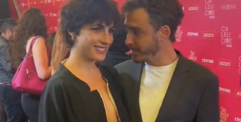 Primera aparición como pareja en Premios Caleuche.