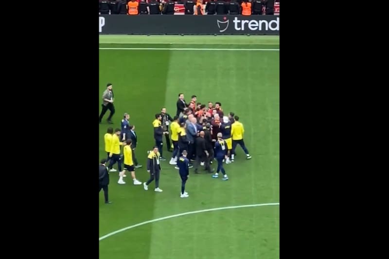 Ambos equipos se encontraron antes de comenzar el partido