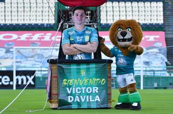 Dos chilenos entre los tres fichajes más valiosos en Liga MX
