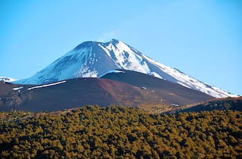 Tiene volcán, lagunas y bosques milenarios: el destino del sur de Chile ideal para visitar en Semana Santa