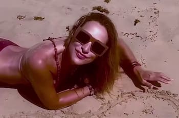 Angélica Castro impacta con este video en la playa: “Cuando una mujer se elige”